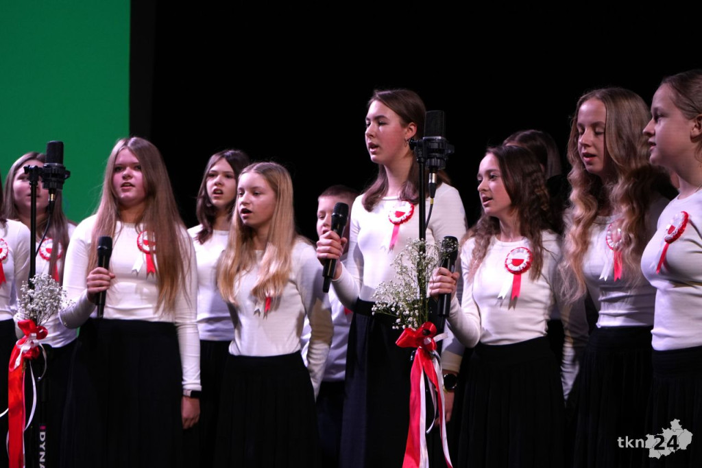 Rozpoczęły się gminne obchody Święta Niepodległości. Akademia Patriotyczna ZPO w Dziebałtowie  [wideo, zdjęcia]
