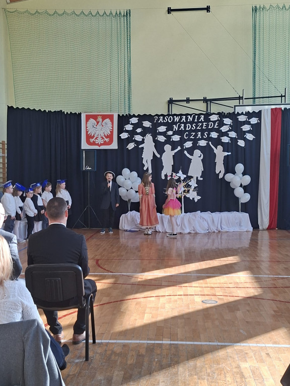 Pierwszoklasiści ślubowali w ZPO w Kazanowie [zdjęcia]