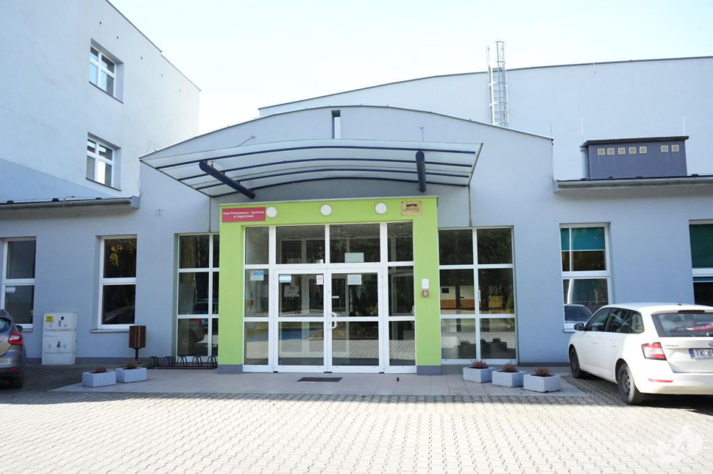 Gmina Stąporków inwestuje w drobne remonty w szkołach podstawowych [wideo, zdjęcia]