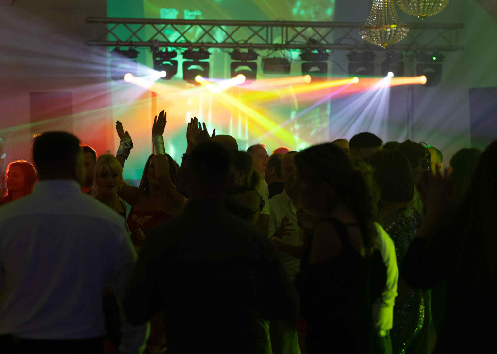 Bal Andrzejkowy w Kuźnicy. Bar bez limitu i taneczna zabawa z DJ-em