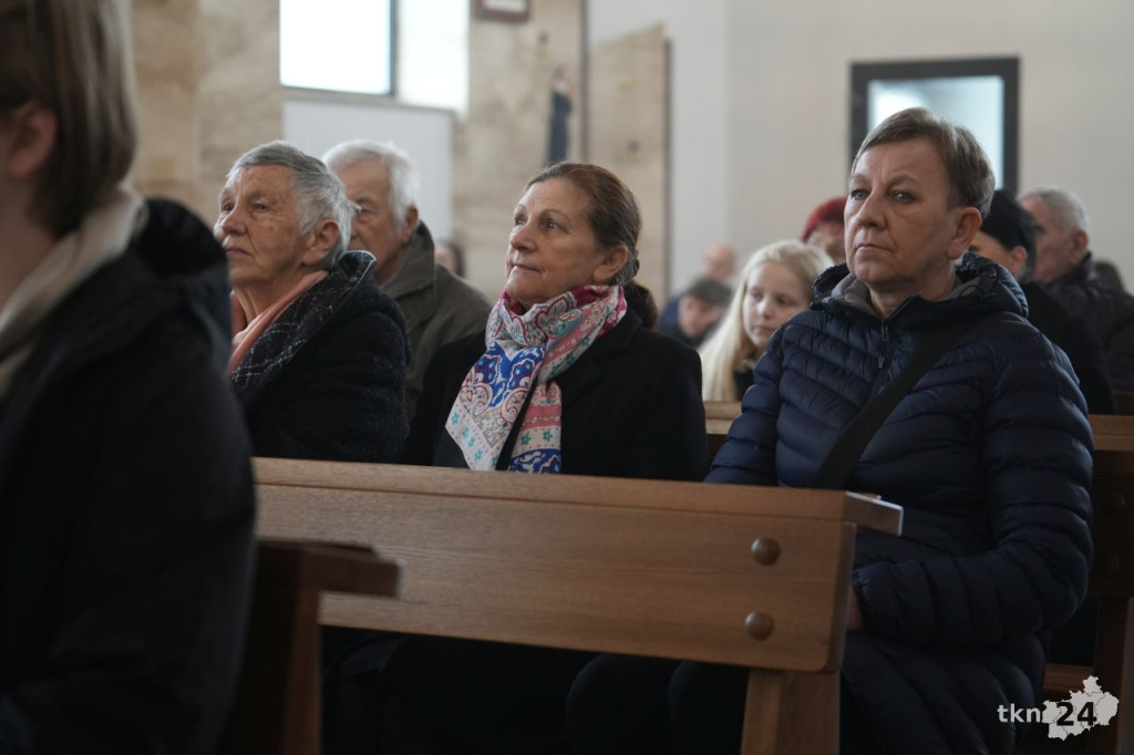 Sercem Młodzi śpiewali dla Niepodległej w Końskich [wideo, zdjęcia]