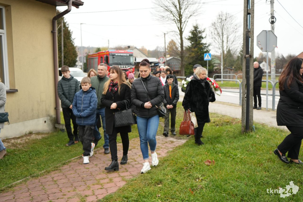 Pamięć, jedność i zaduma. W gminie Smyków uczczono Święto Niepodległości [wideo, zdjęcia]