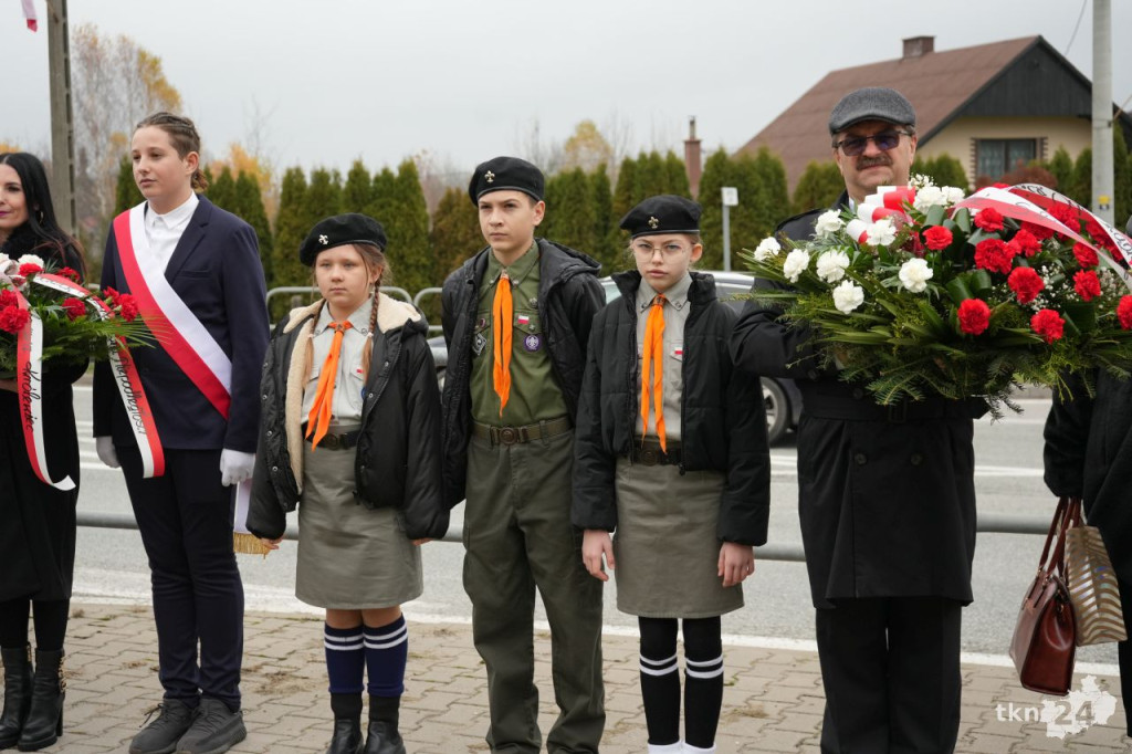 Pamięć, jedność i zaduma. W gminie Smyków uczczono Święto Niepodległości [wideo, zdjęcia]