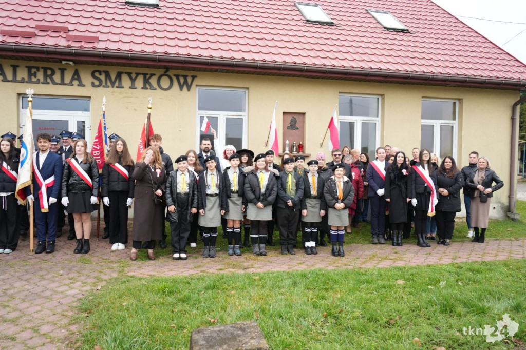 Pamięć, jedność i zaduma. W gminie Smyków uczczono Święto Niepodległości [wideo, zdjęcia]