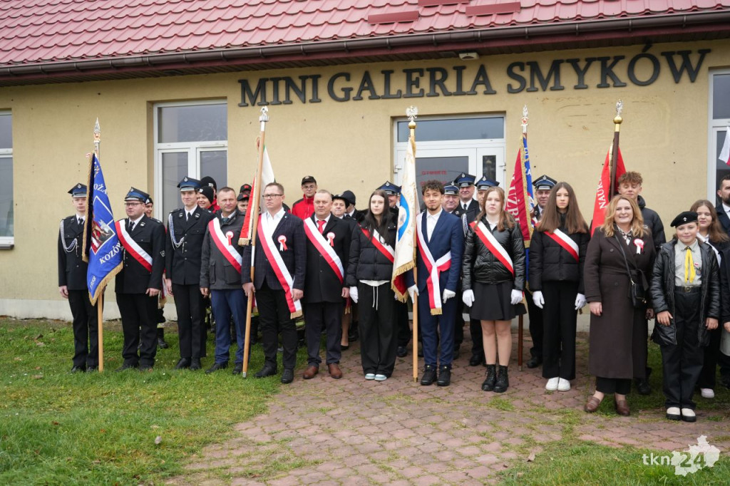 Pamięć, jedność i zaduma. W gminie Smyków uczczono Święto Niepodległości [wideo, zdjęcia]