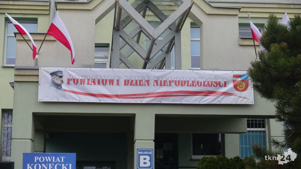 Powiatowy Marsz Niepodległości przeszedł ulicami miasta. Relacja wideo i foto