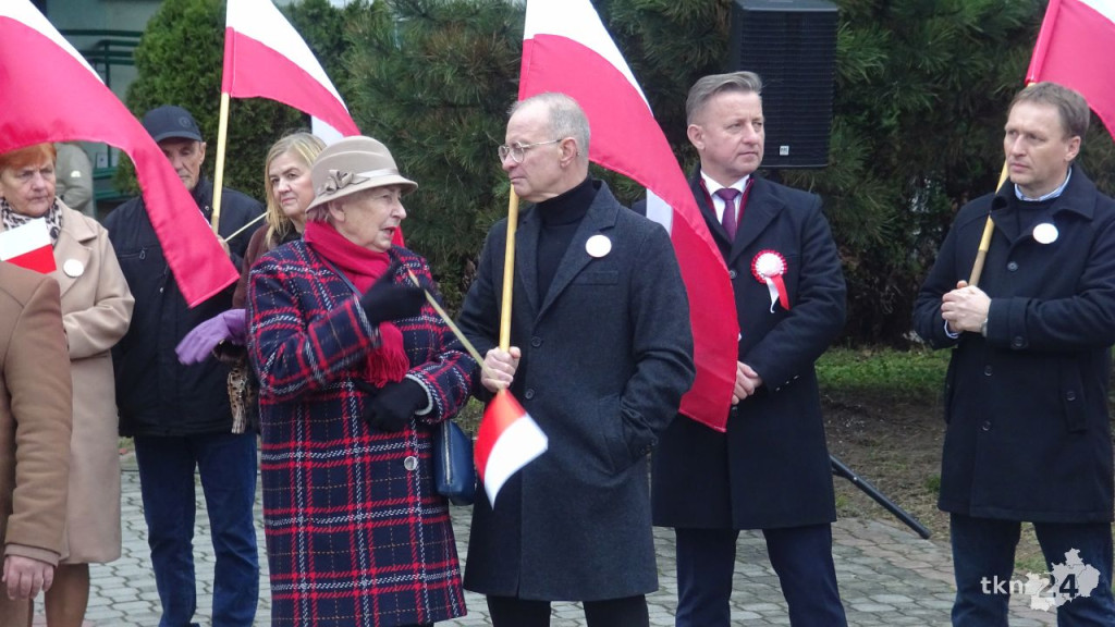 Powiatowy Marsz Niepodległości przeszedł ulicami miasta. Relacja wideo i foto