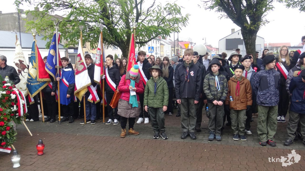 Radośnie zjednoczeni pod Biało-Czerwoną. Główne miejskie obchody w Końskich [wideo, zdjęcia]