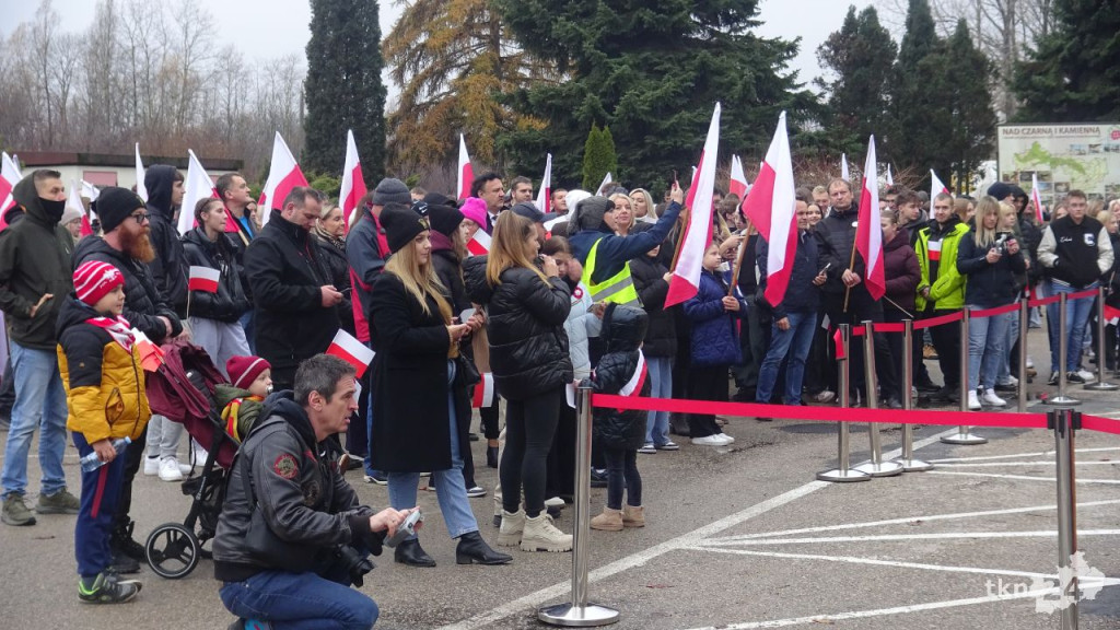 Powiatowy Marsz Niepodległości przeszedł ulicami miasta. Relacja wideo i foto