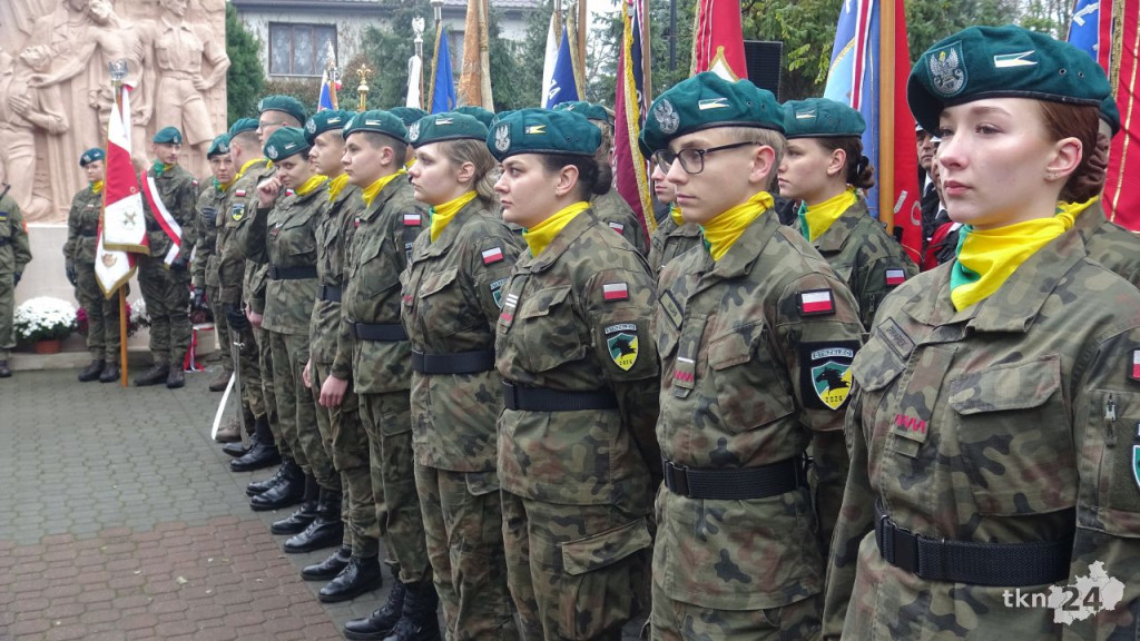 Radośnie zjednoczeni pod Biało-Czerwoną. Główne miejskie obchody w Końskich [wideo, zdjęcia]