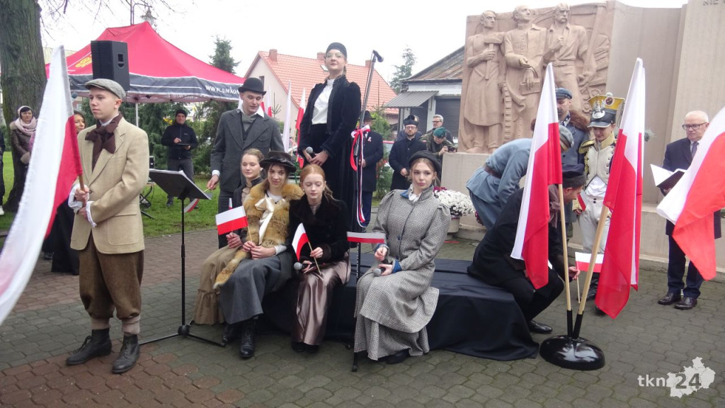 Radośnie zjednoczeni pod Biało-Czerwoną. Główne miejskie obchody w Końskich [wideo, zdjęcia]