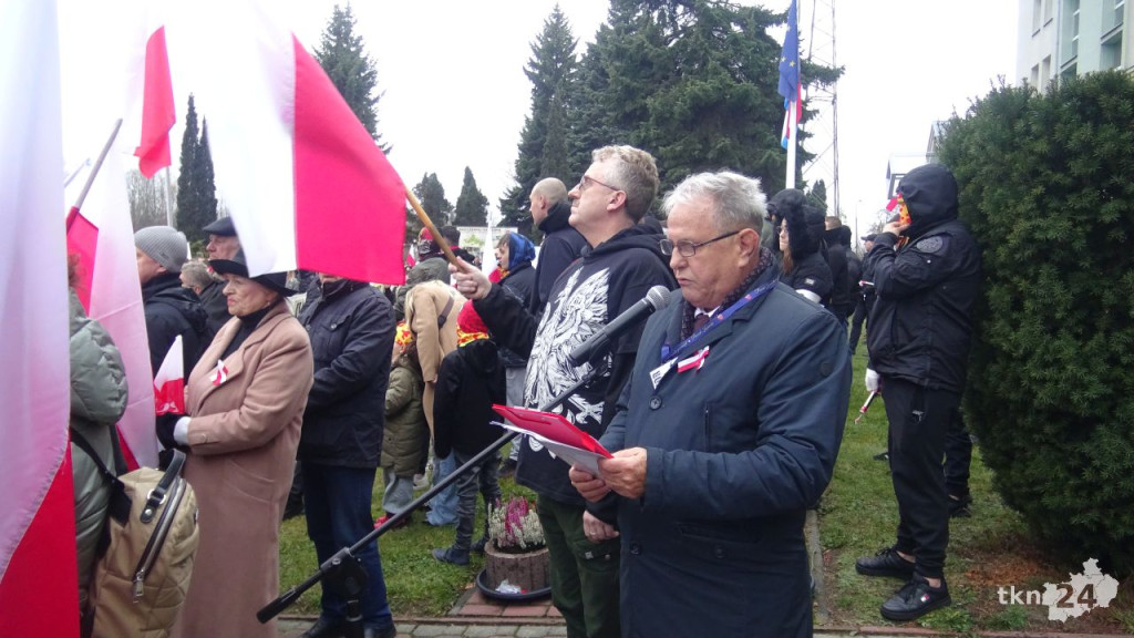 Powiatowy Marsz Niepodległości przeszedł ulicami miasta. Relacja wideo i foto