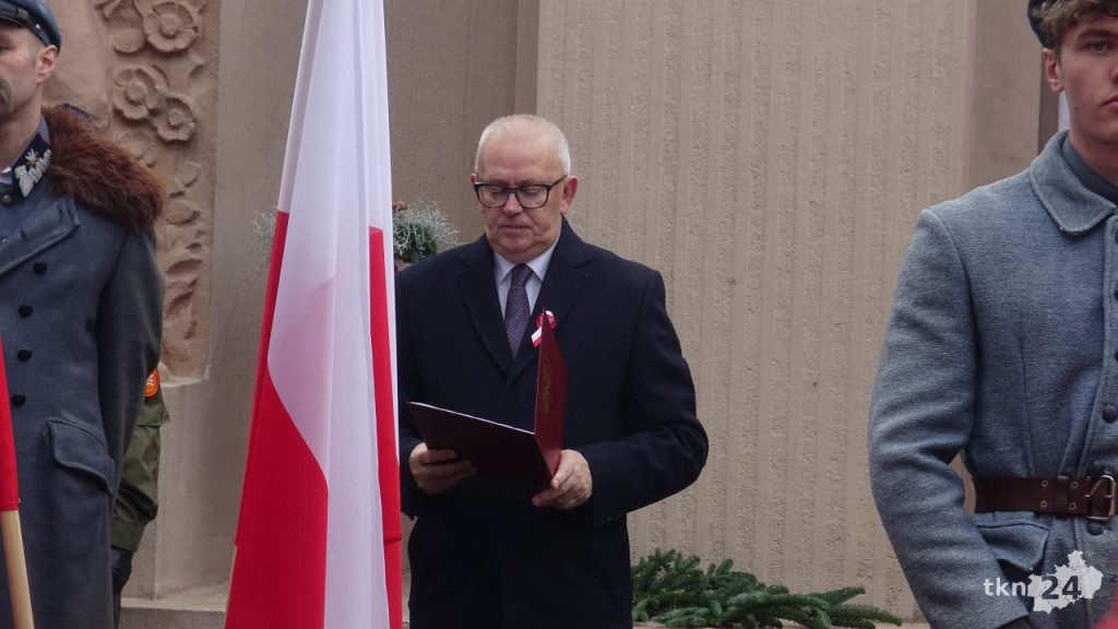 Radośnie zjednoczeni pod Biało-Czerwoną. Główne miejskie obchody w Końskich [wideo, zdjęcia]