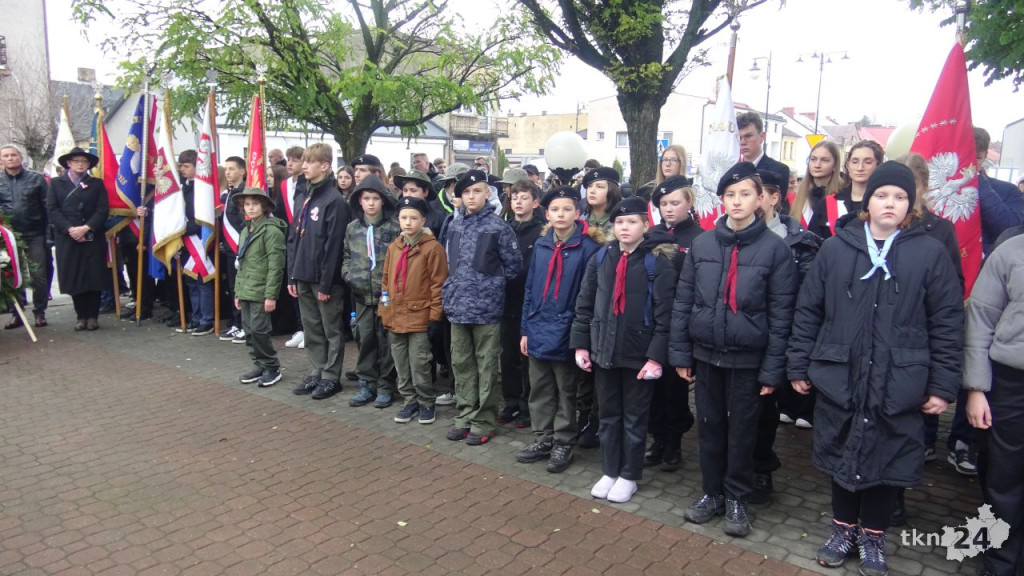 Radośnie zjednoczeni pod Biało-Czerwoną. Główne miejskie obchody w Końskich [wideo, zdjęcia]