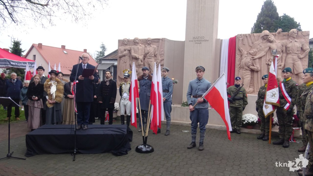 Radośnie zjednoczeni pod Biało-Czerwoną. Główne miejskie obchody w Końskich [wideo, zdjęcia]