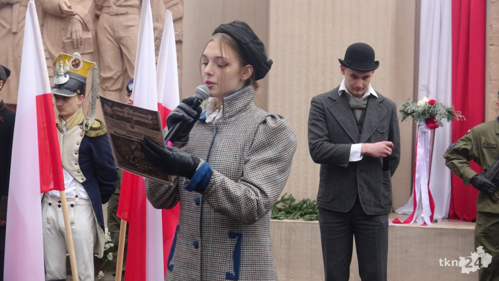Radośnie zjednoczeni pod Biało-Czerwoną. Główne miejskie obchody w Końskich [wideo, zdjęcia]