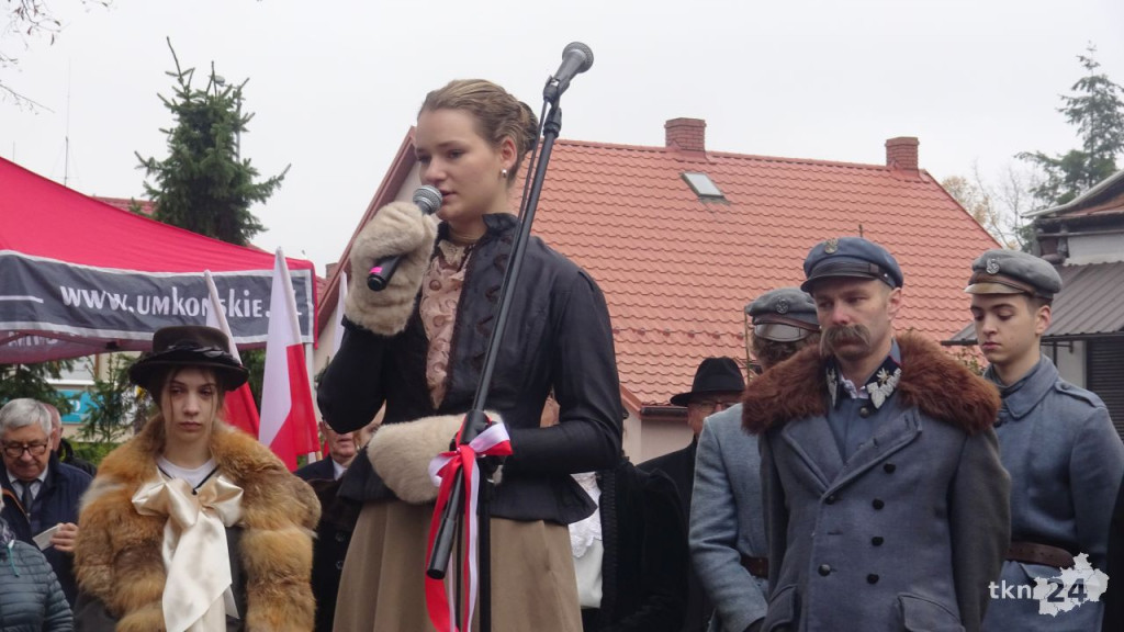 Radośnie zjednoczeni pod Biało-Czerwoną. Główne miejskie obchody w Końskich [wideo, zdjęcia]