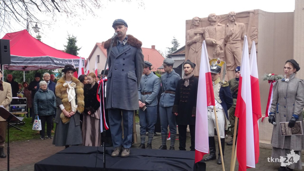 Radośnie zjednoczeni pod Biało-Czerwoną. Główne miejskie obchody w Końskich [wideo, zdjęcia]