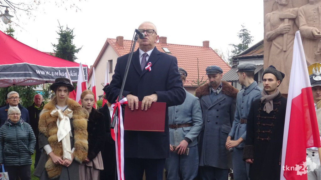 Radośnie zjednoczeni pod Biało-Czerwoną. Główne miejskie obchody w Końskich [wideo, zdjęcia]