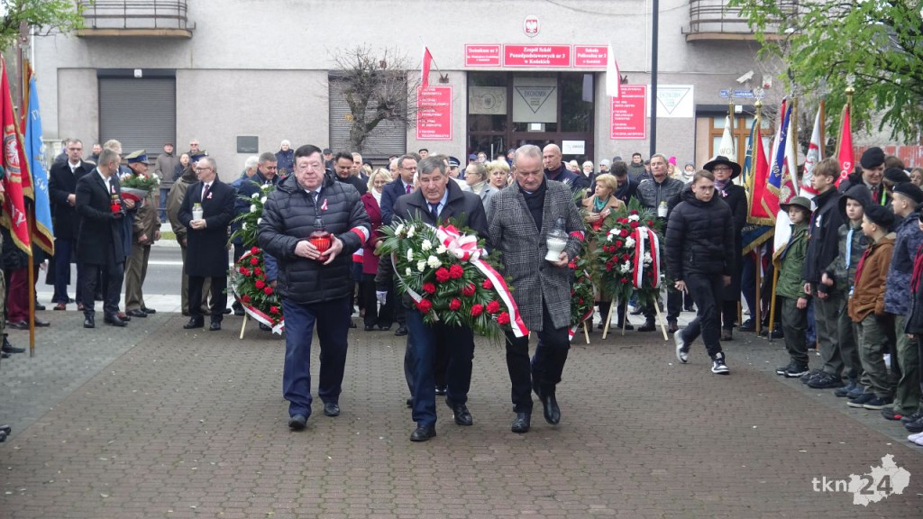 Radośnie zjednoczeni pod Biało-Czerwoną. Główne miejskie obchody w Końskich [wideo, zdjęcia]