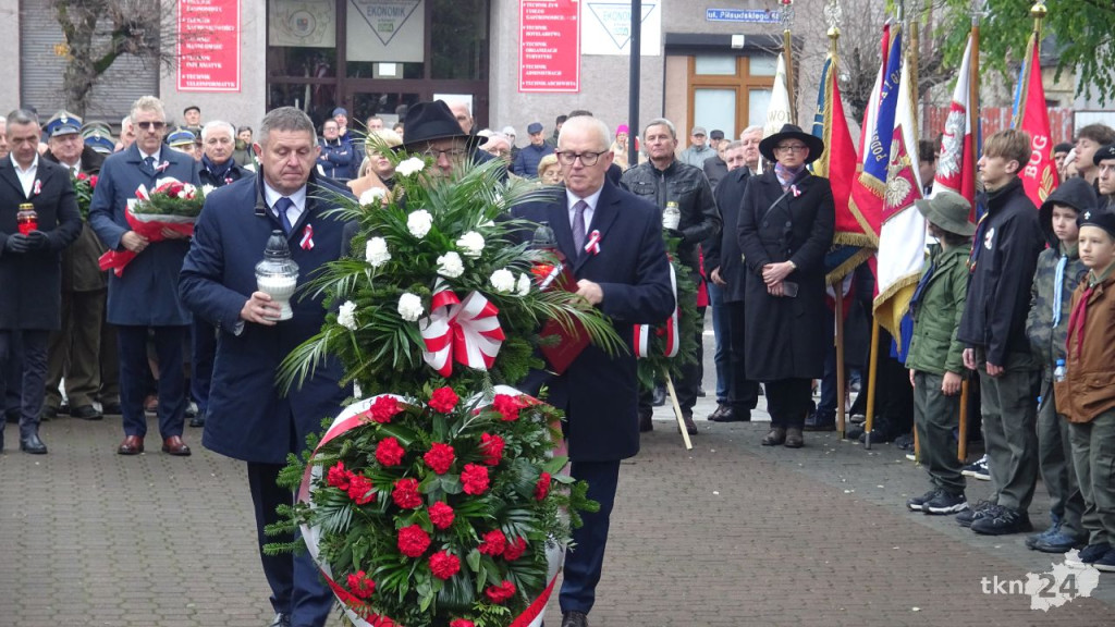 Radośnie zjednoczeni pod Biało-Czerwoną. Główne miejskie obchody w Końskich [wideo, zdjęcia]