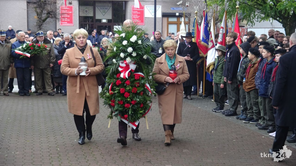 Radośnie zjednoczeni pod Biało-Czerwoną. Główne miejskie obchody w Końskich [wideo, zdjęcia]
