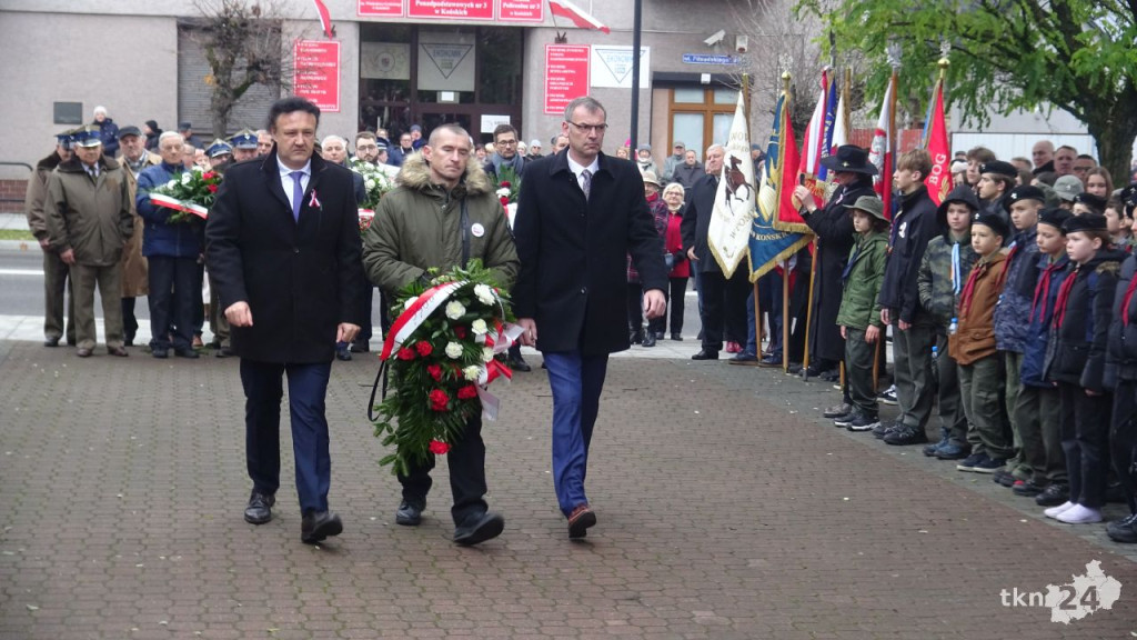 Radośnie zjednoczeni pod Biało-Czerwoną. Główne miejskie obchody w Końskich [wideo, zdjęcia]