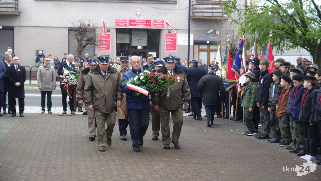 Radośnie zjednoczeni pod Biało-Czerwoną. Główne miejskie obchody w Końskich [wideo, zdjęcia]