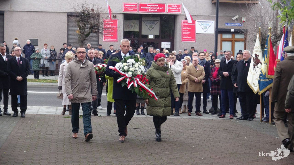Radośnie zjednoczeni pod Biało-Czerwoną. Główne miejskie obchody w Końskich [wideo, zdjęcia]
