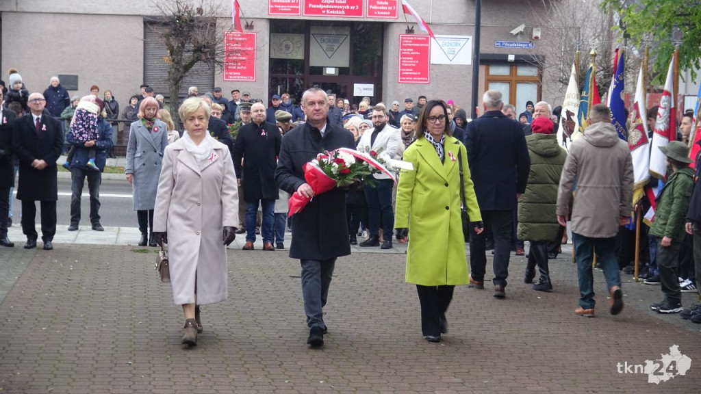 Radośnie zjednoczeni pod Biało-Czerwoną. Główne miejskie obchody w Końskich [wideo, zdjęcia]