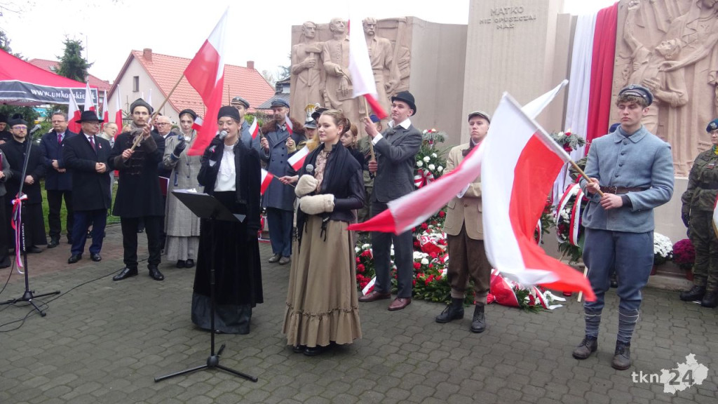 Radośnie zjednoczeni pod Biało-Czerwoną. Główne miejskie obchody w Końskich [wideo, zdjęcia]