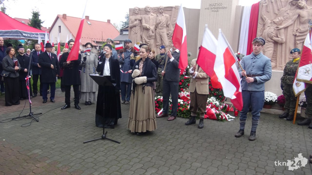 Radośnie zjednoczeni pod Biało-Czerwoną. Główne miejskie obchody w Końskich [wideo, zdjęcia]