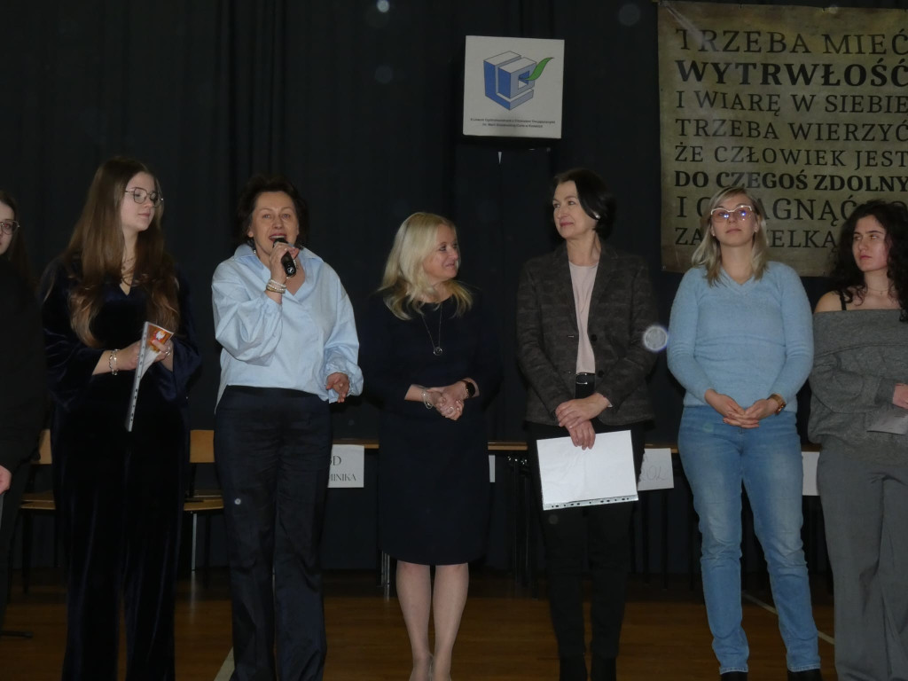 Święto Patronki w II LO. Mnóstwo działań i rozdanie stypendiów Św. Mikołaja [zdjęcia]