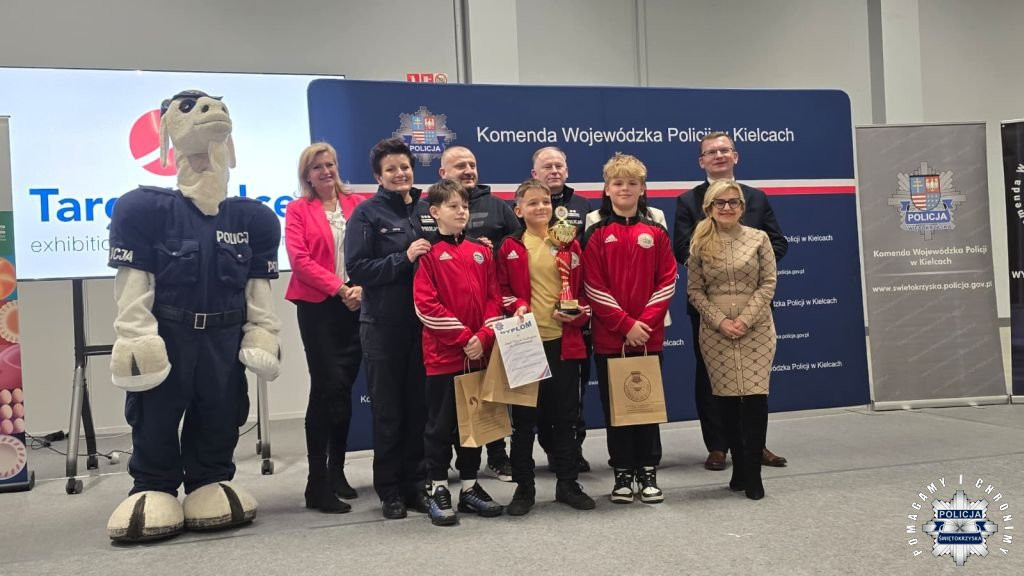 Podwójny sukces szkoły ze Stąporkowa w finale konkursu `Bezpieczeństwo na Piątkę` [zdjęcia]