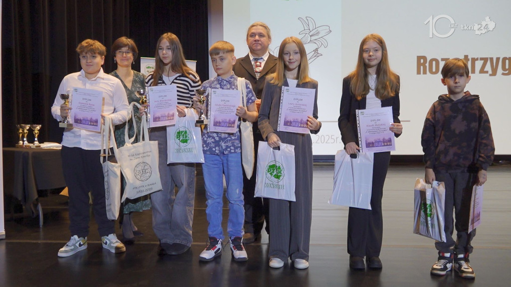 90-lecie PTTK-u. Konferencja naukowa, wręczenie nagród i odznaczeń [wideo]