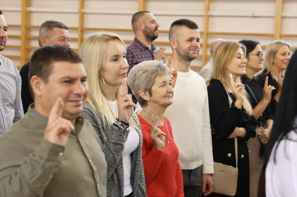 Wyjątkowy dzień dla pierwszaków. Ślubowanie w Pomykowie [zdjęcia]