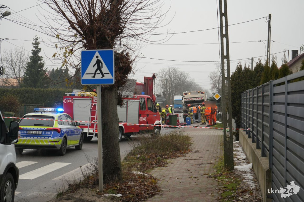 Wypadek ciężarówki i śmieciarki w Końskich. Są utrudnienia drogowe [wideo, zdjęcia]