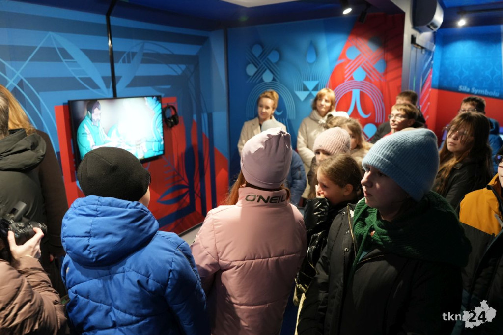 Interaktywna lekcja historii z hologramami w Smykowie [wideo, zdjęcia]