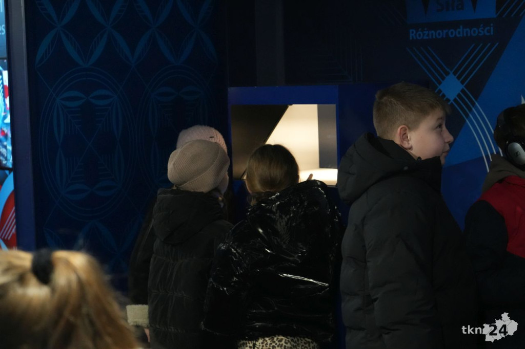 Interaktywna lekcja historii z hologramami w Smykowie [wideo, zdjęcia]