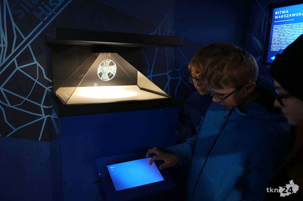 Interaktywna lekcja historii z hologramami w Smykowie [wideo, zdjęcia]