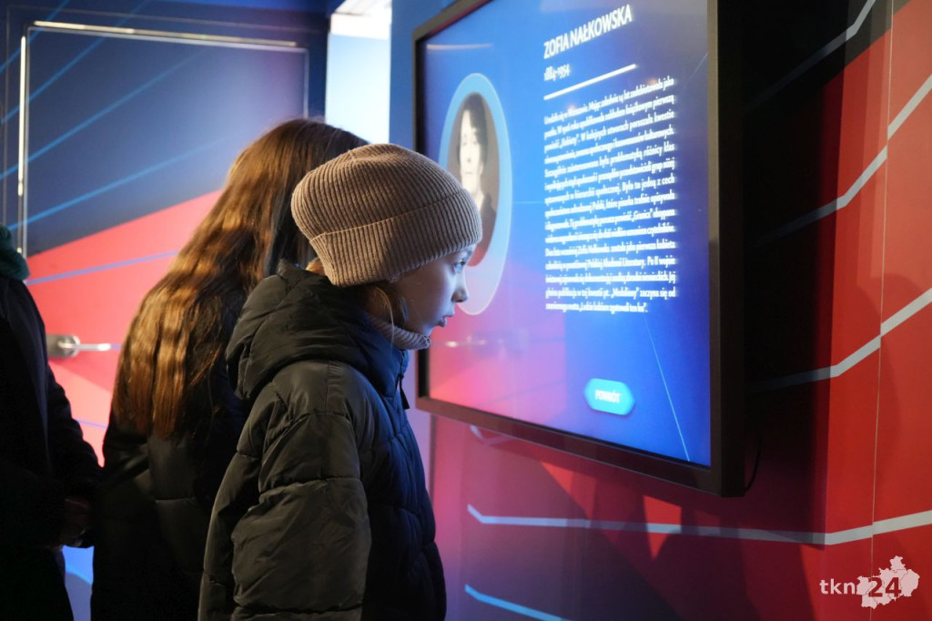 Interaktywna lekcja historii z hologramami w Smykowie [wideo, zdjęcia]