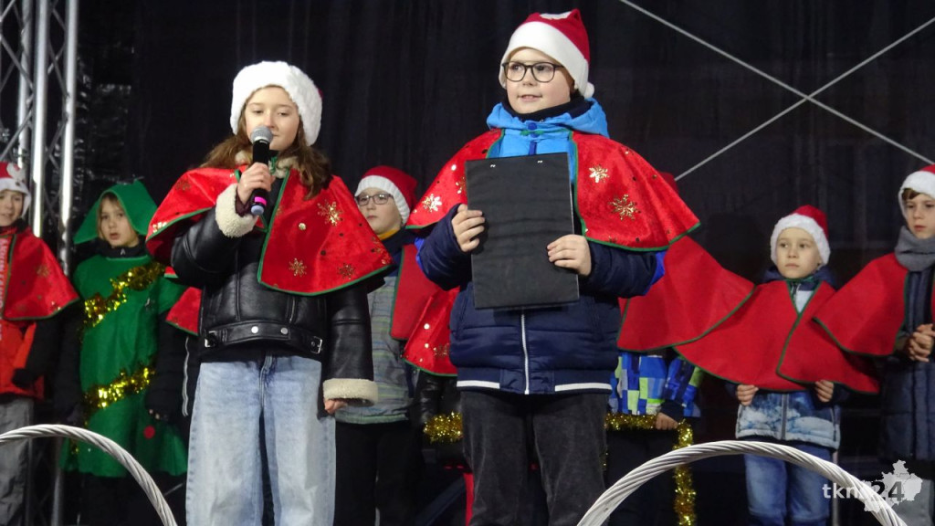Końskie: Miejska choinka już rozbłysła! [wideo, zdjęcia]