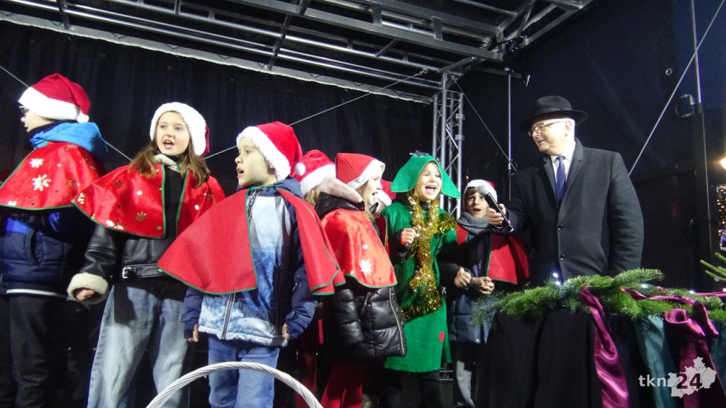 Końskie: Miejska choinka już rozbłysła! [wideo, zdjęcia]