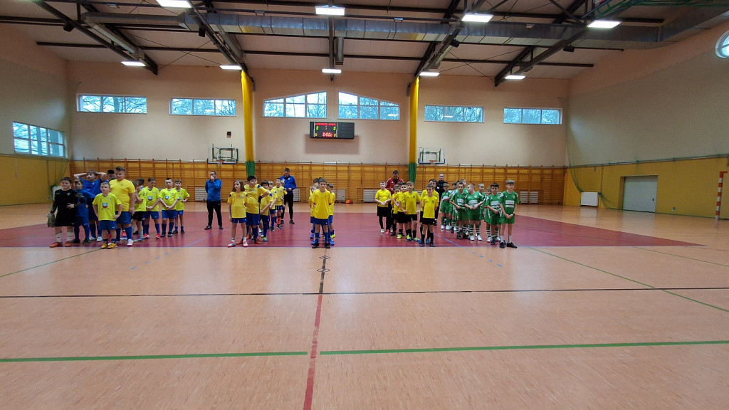 Tradycyjny mikołajkowy turniej w Fałkowie wygrywa AP Champions Końskie [zdjęcia]