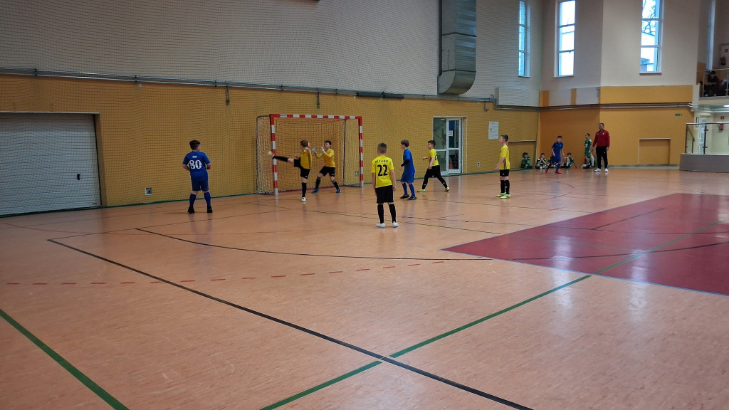 Tradycyjny mikołajkowy turniej w Fałkowie wygrywa AP Champions Końskie [zdjęcia]