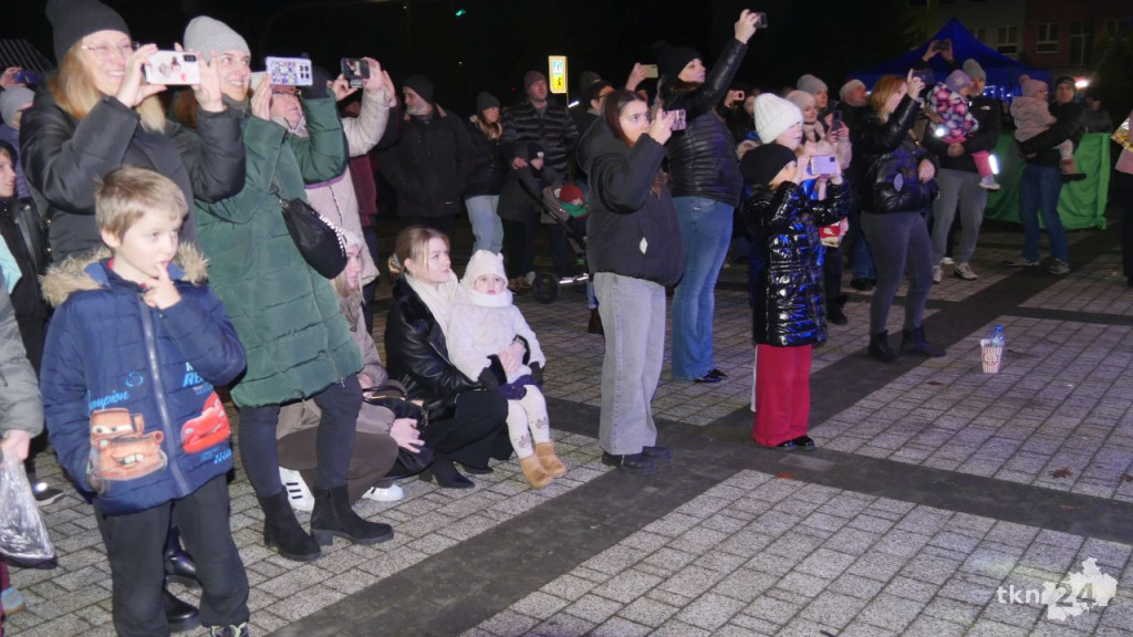 Wesoły, radosny i tłumny Bożonarodzeniowy Jarmark w Stąporkowie [wideo, zdjęcia]