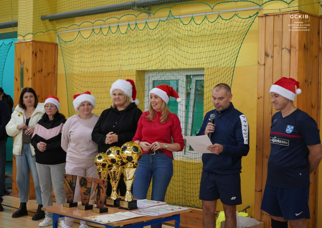 II Mikołajkowy Turniej o Puchar Burmistrza Miasta i Gminy Gowarczów rozstrzygnięty [zdjęcia]