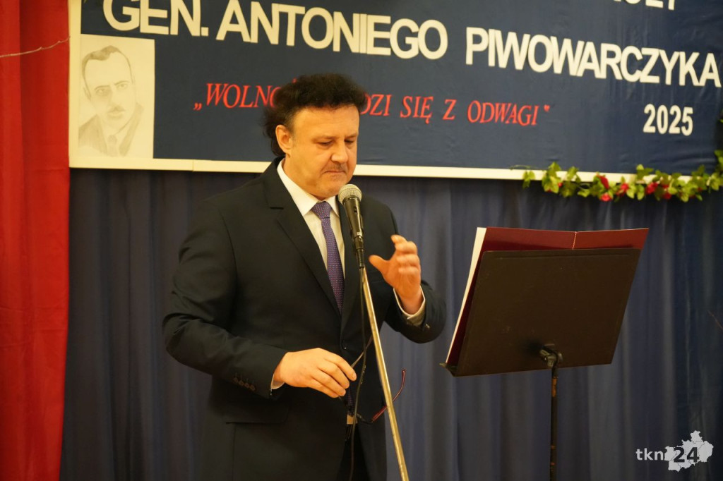 W ZSP nr 2 w Końskich upamiętnili patrona szkoły Antoniego Piwowarczyka [wideo, zdjęcia]