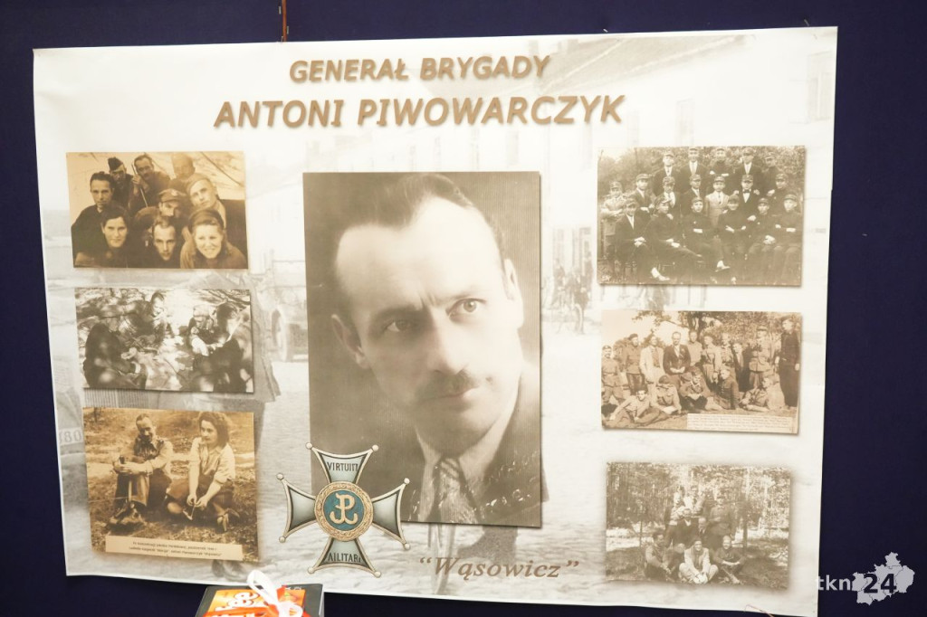 W ZSP nr 2 w Końskich upamiętnili patrona szkoły Antoniego Piwowarczyka [wideo, zdjęcia]