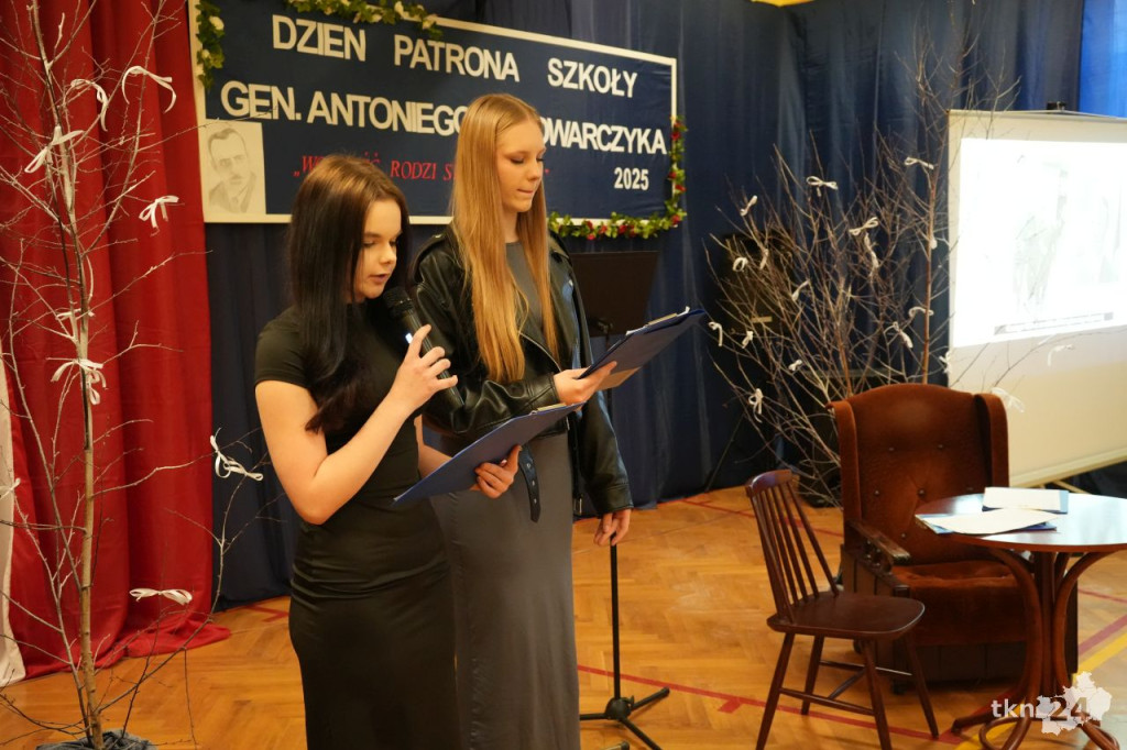 W ZSP nr 2 w Końskich upamiętnili patrona szkoły Antoniego Piwowarczyka [wideo, zdjęcia]